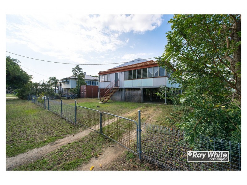 83 Thorn Street, Berserker QLD 4701