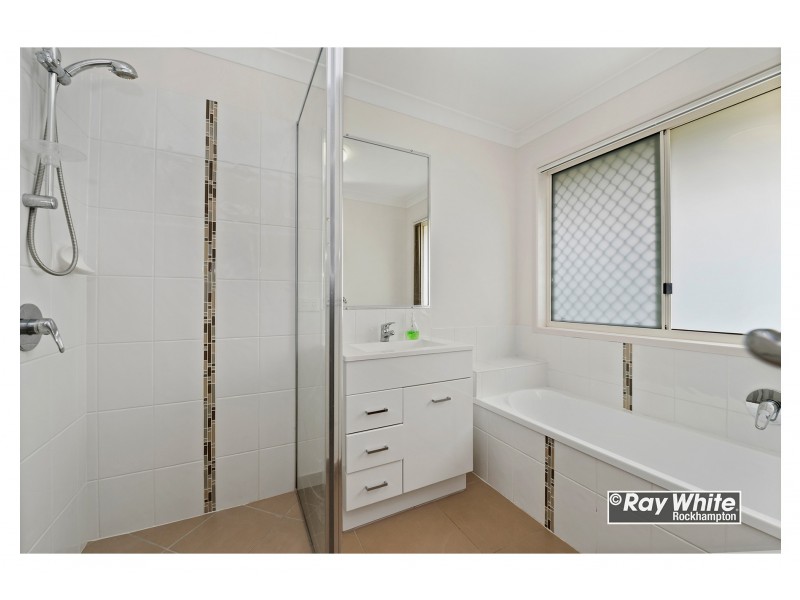 15 Tawarra Crescent, Gracemere QLD 4702