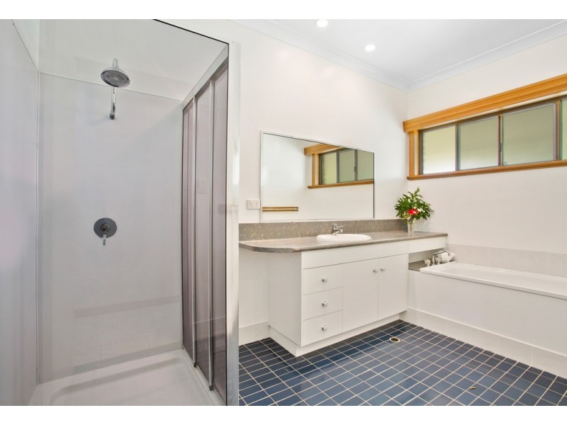 13 Emmerson Drive, Glenlee QLD 4711