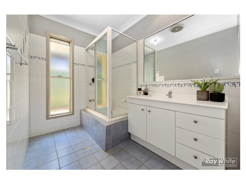 71 Sheehy Street, Park Avenue QLD 4701