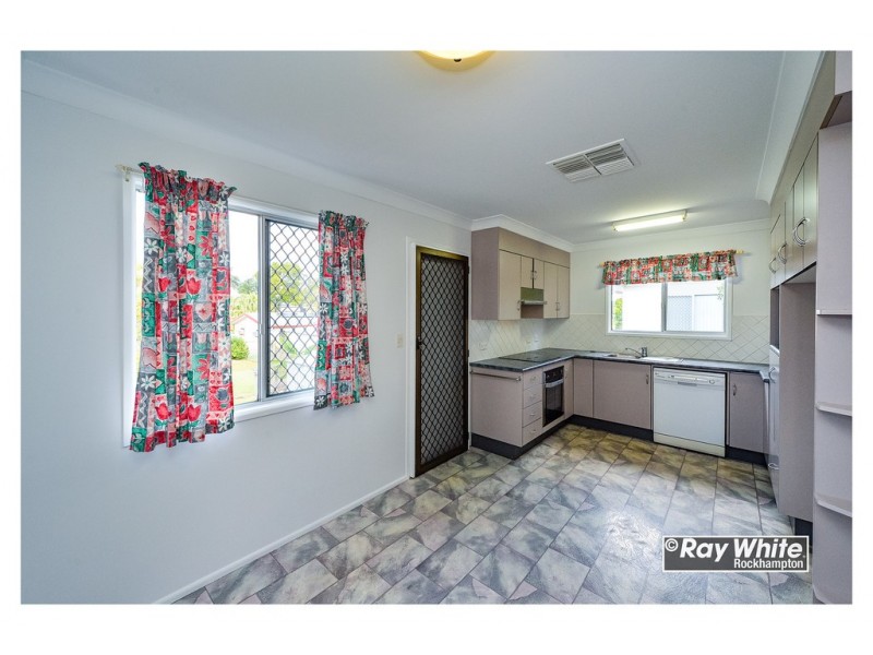 284 Pattemore Street, Kawana QLD 4701