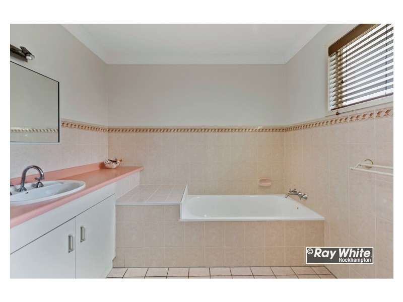 3/24 Forbes Avenue, Frenchville QLD 4701