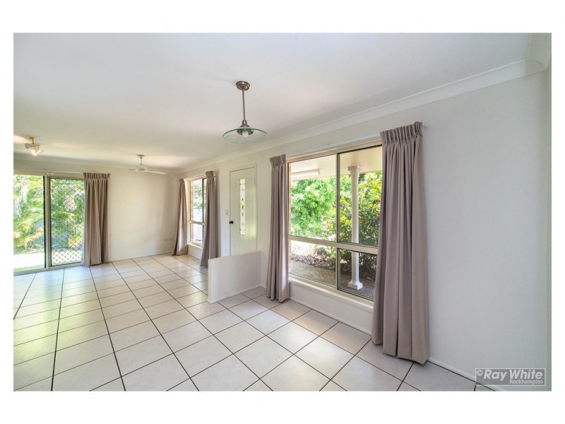 9 Banksia Place, Kawana QLD 4701