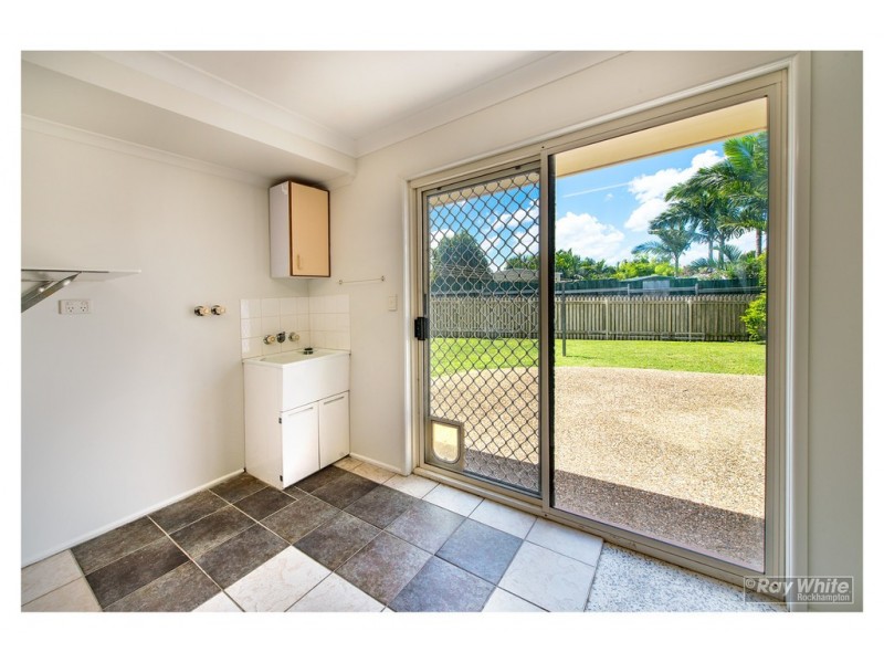 9 Banksia Place, Kawana QLD 4701