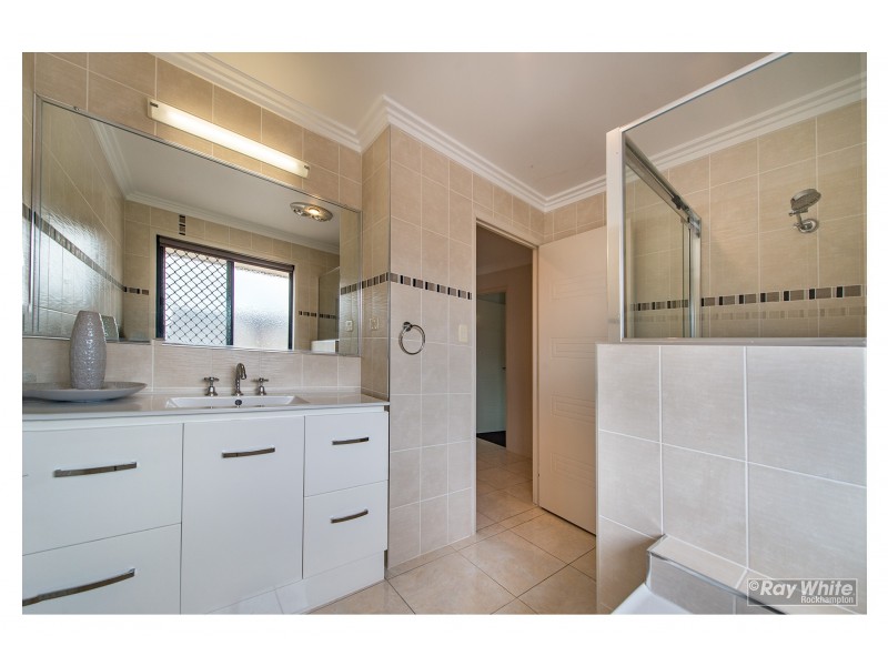 11 Argyle Avenue, Rockyview QLD 4701