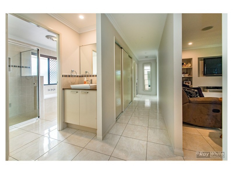 11 Argyle Avenue, Rockyview QLD 4701