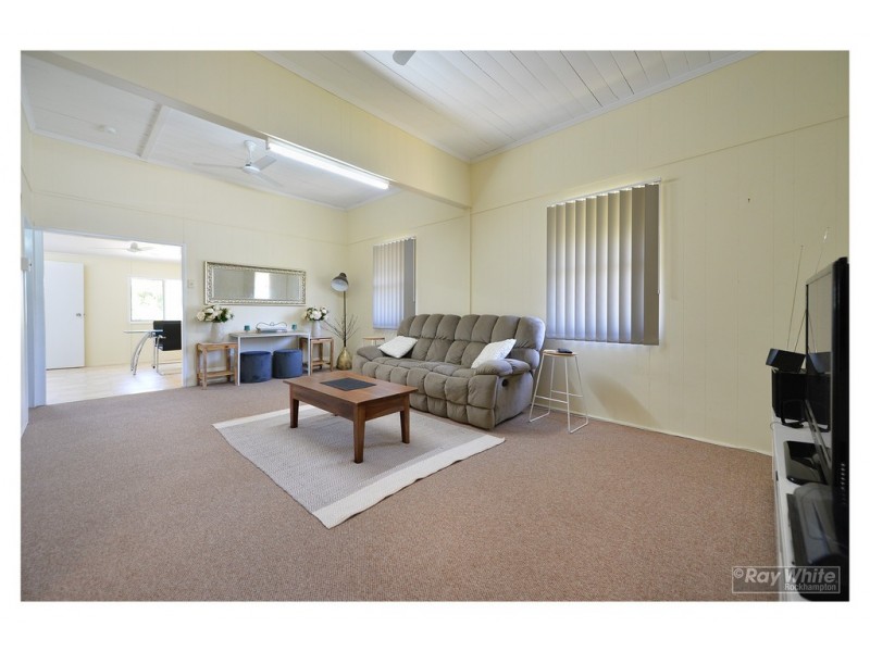 23A Main Street, Park Avenue QLD 4701