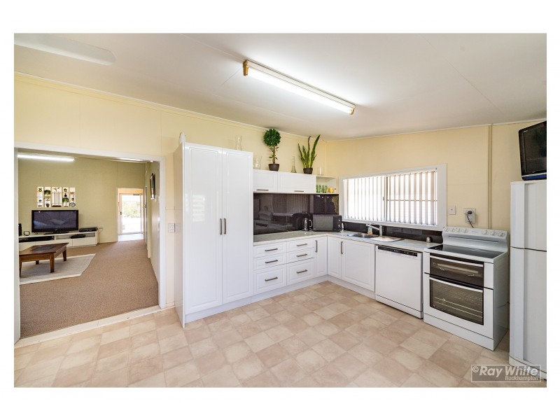 23A Main Street, Park Avenue QLD 4701