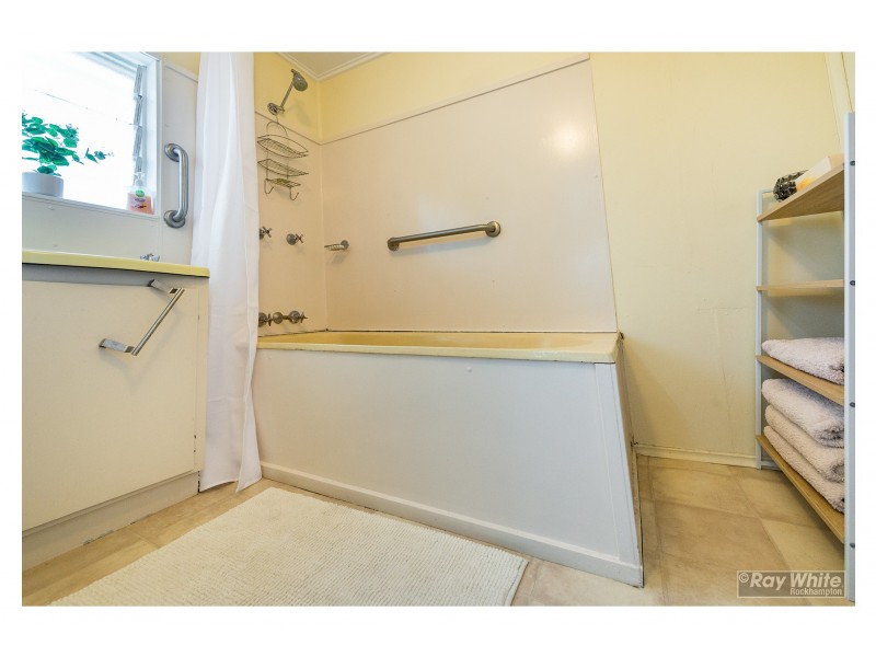 23A Main Street, Park Avenue QLD 4701