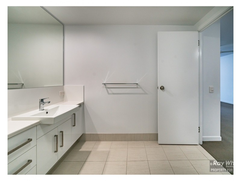 202/2-4 Victoria Parade, Rockhampton City QLD 4700