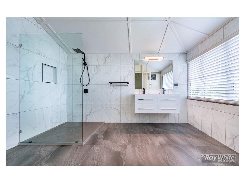 26 Cousins Street, The Range QLD 4700