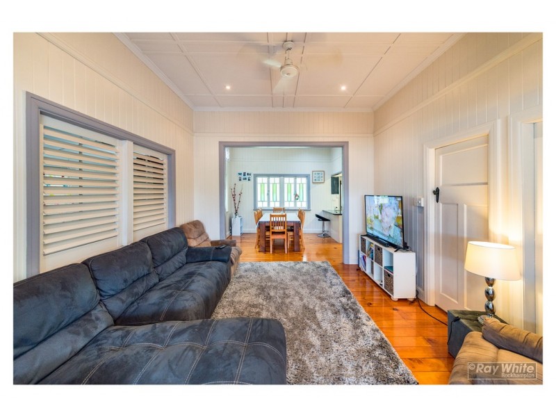 26 Cousins Street, The Range QLD 4700