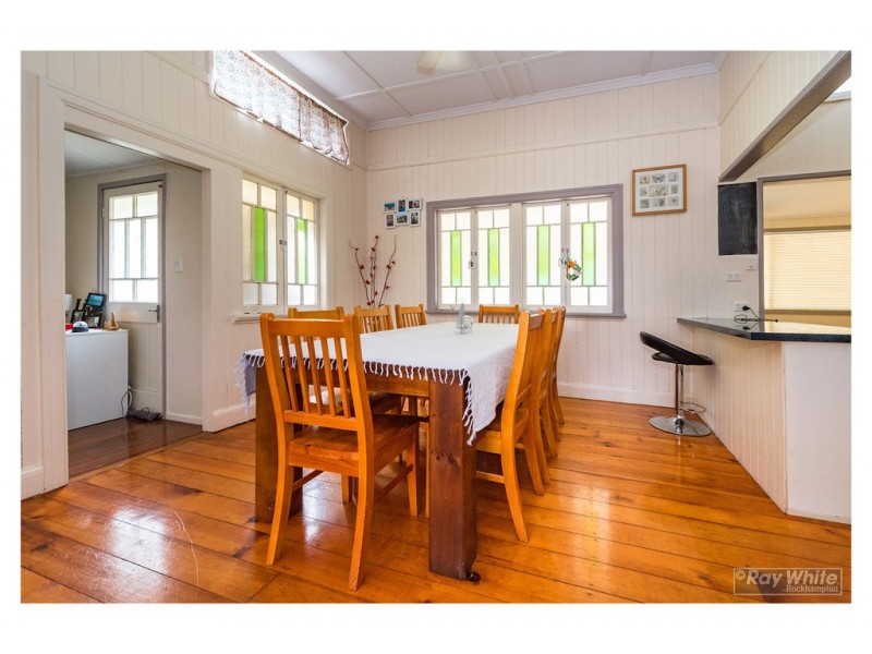26 Cousins Street, The Range QLD 4700