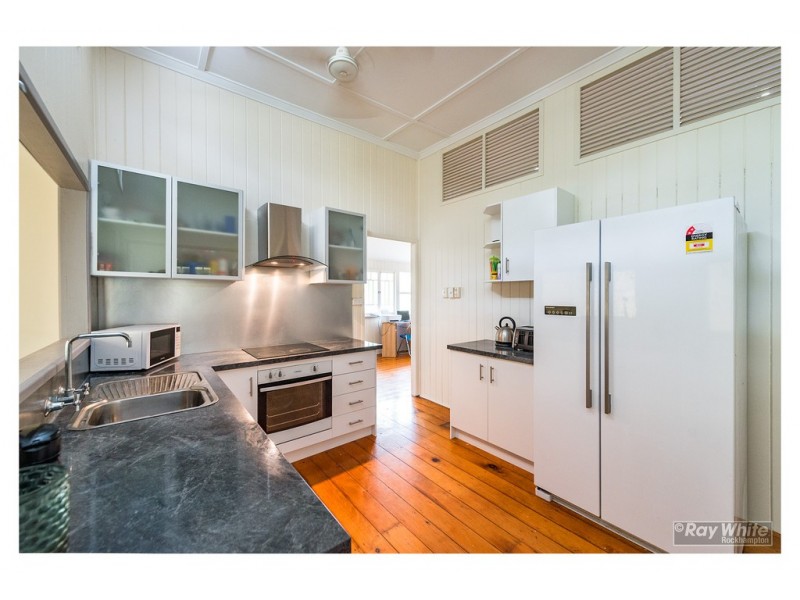 26 Cousins Street, The Range QLD 4700