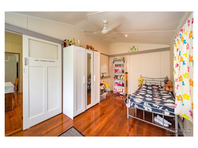 26 Cousins Street, The Range QLD 4700