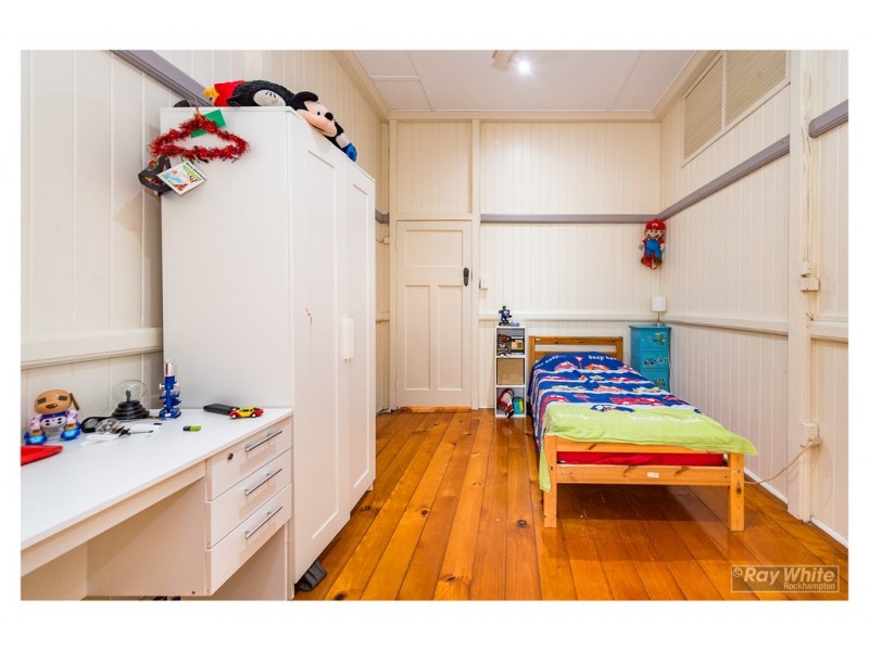 26 Cousins Street, The Range QLD 4700