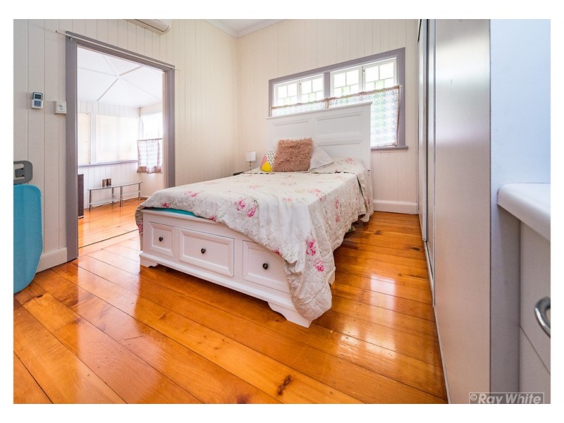 26 Cousins Street, The Range QLD 4700