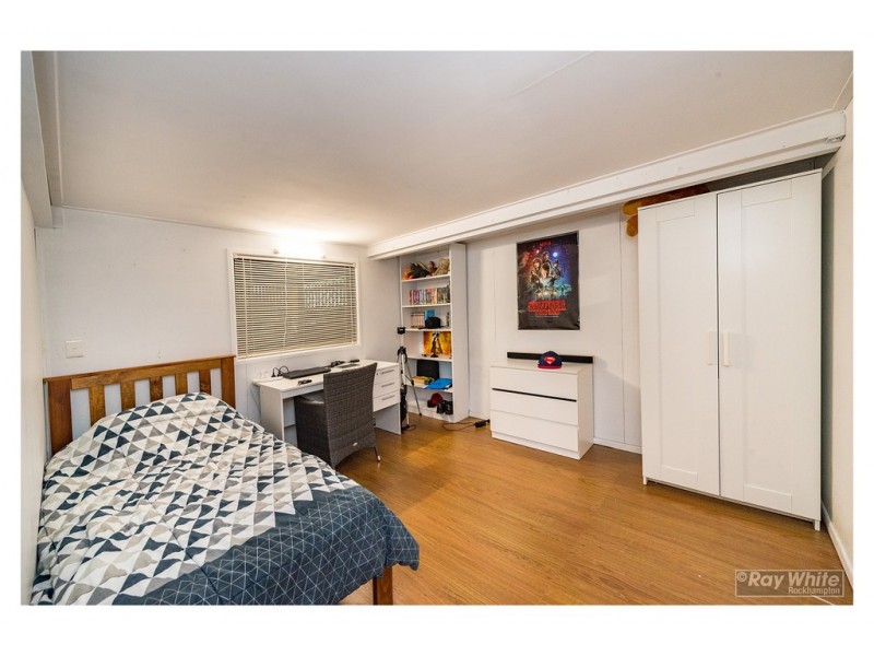 26 Cousins Street, The Range QLD 4700