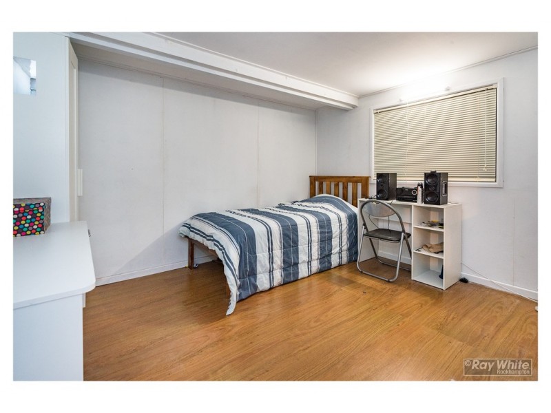 26 Cousins Street, The Range QLD 4700