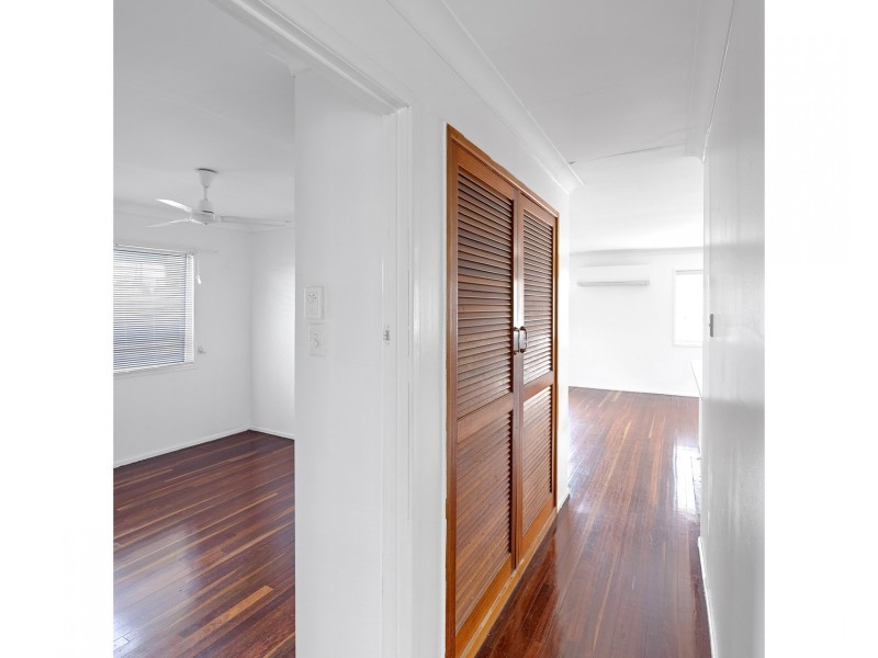 25A Main Street, Park Avenue QLD 4701