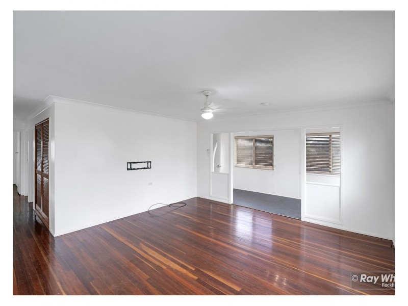 25A Main Street, Park Avenue QLD 4701