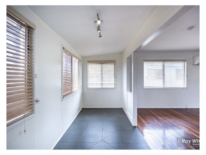 25A Main Street, Park Avenue QLD 4701