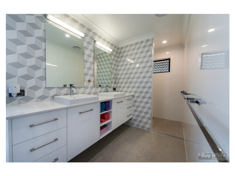 3 Leitrim Court, Parkhurst QLD 4702