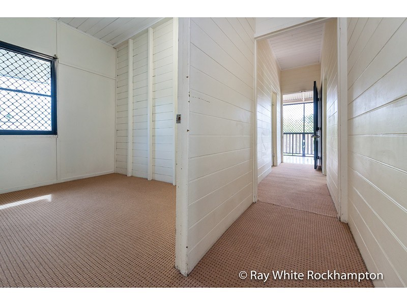 12 Lucas Street, Berserker QLD 4701