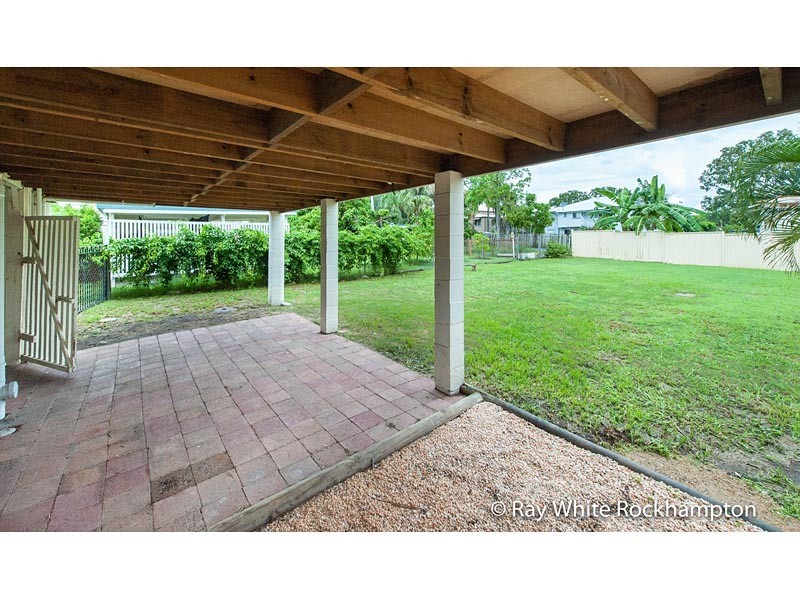 12 Lucas Street, Berserker QLD 4701