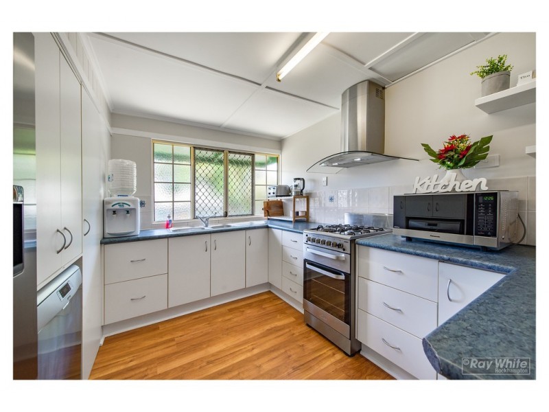 11 Face Street, Park Avenue QLD 4701