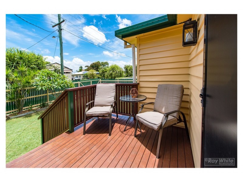 11 Face Street, Park Avenue QLD 4701