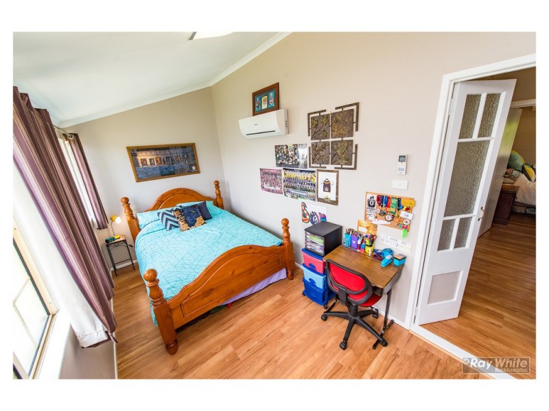 11 Face Street, Park Avenue QLD 4701