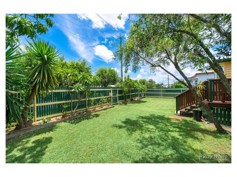 11 Face Street, Park Avenue QLD 4701