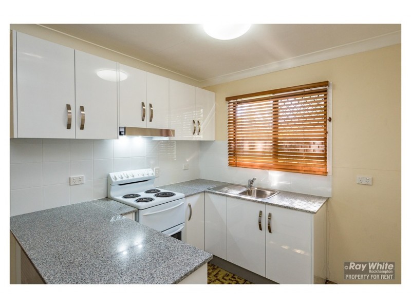 2/63 Dee Street, Koongal QLD 4701