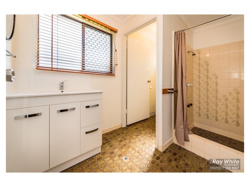 2/63 Dee Street, Koongal QLD 4701