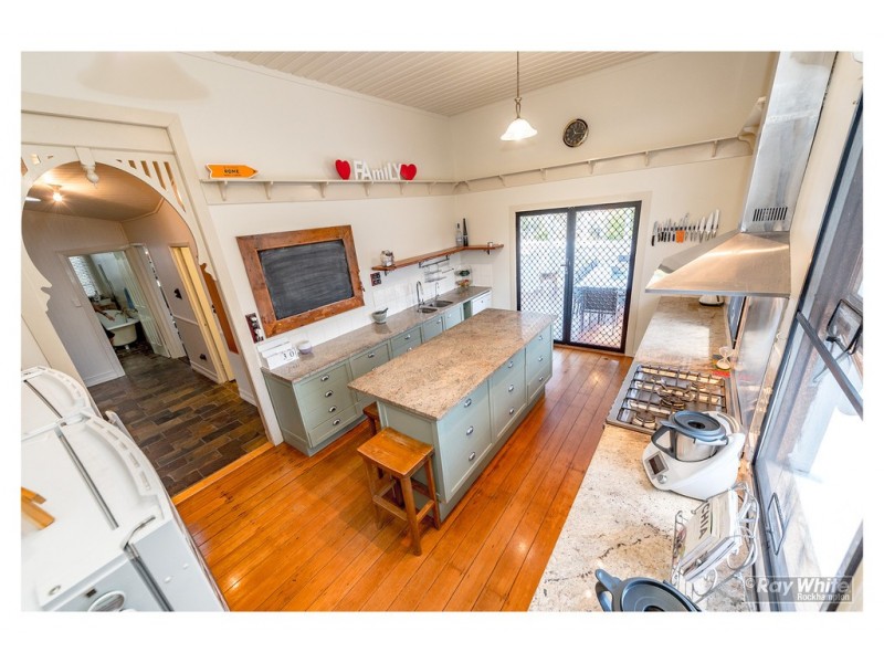 88 Davis Street, The Range QLD 4700