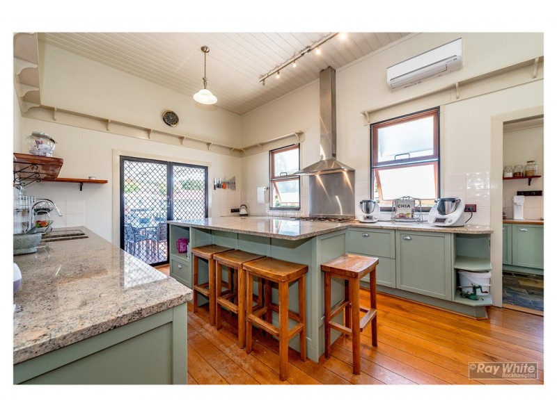 88 Davis Street, The Range QLD 4700