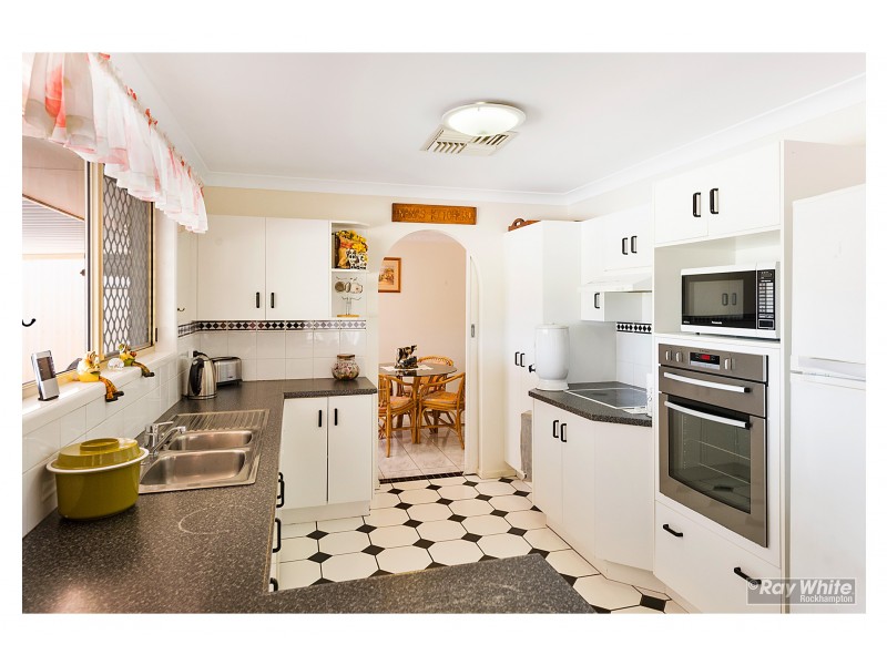 8 Darr Avenue, Glenlee QLD 4711