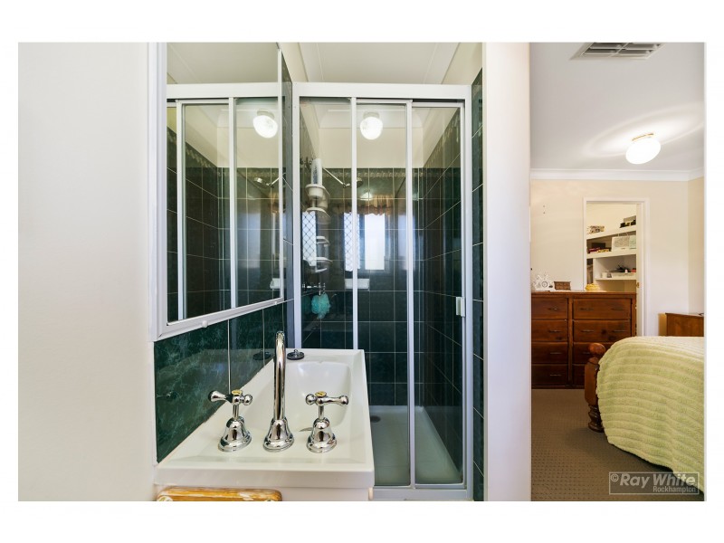 8 Darr Avenue, Glenlee QLD 4711