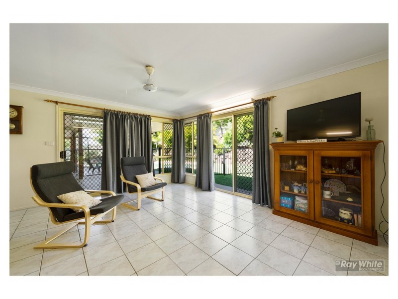 8 Samuel Crescent, Parkhurst QLD 4702