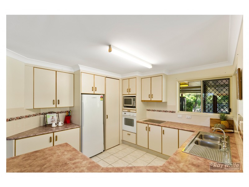 8 Samuel Crescent, Parkhurst QLD 4702