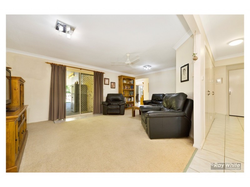 8 Samuel Crescent, Parkhurst QLD 4702