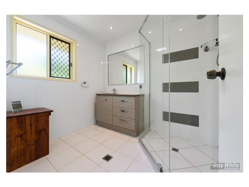 8 Samuel Crescent, Parkhurst QLD 4702