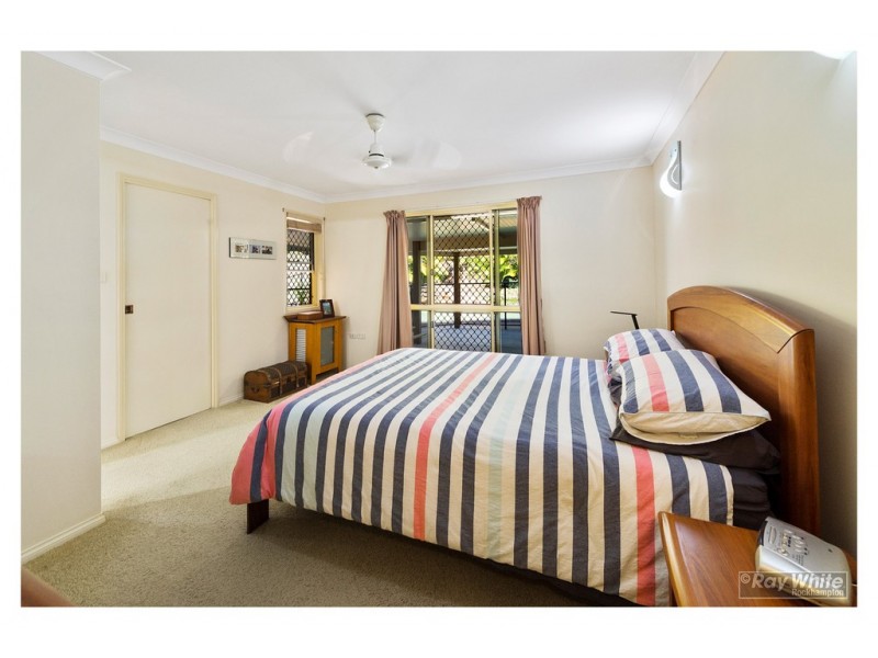 8 Samuel Crescent, Parkhurst QLD 4702