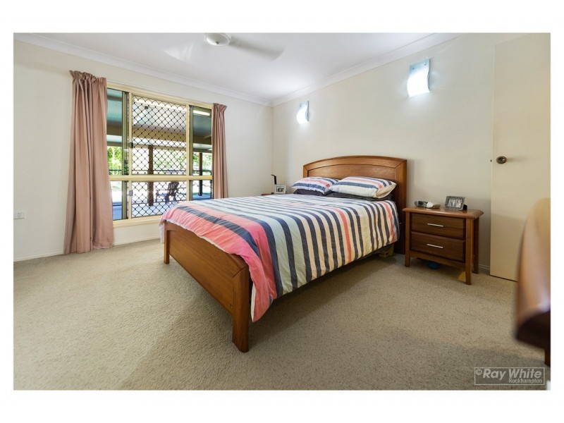 8 Samuel Crescent, Parkhurst QLD 4702