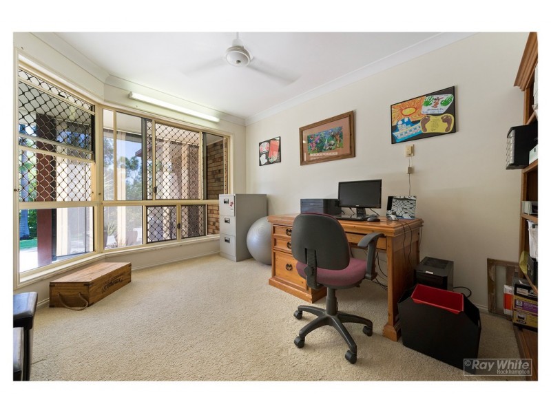 8 Samuel Crescent, Parkhurst QLD 4702