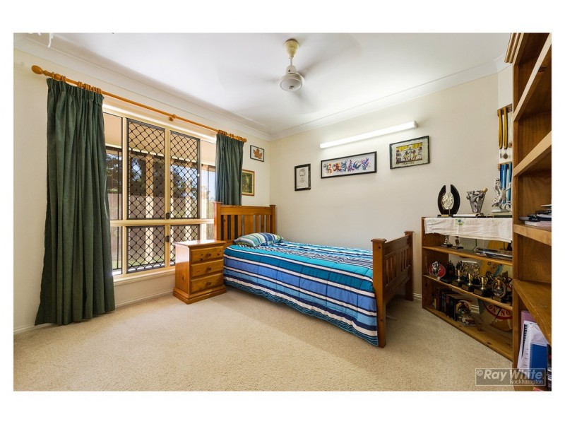 8 Samuel Crescent, Parkhurst QLD 4702