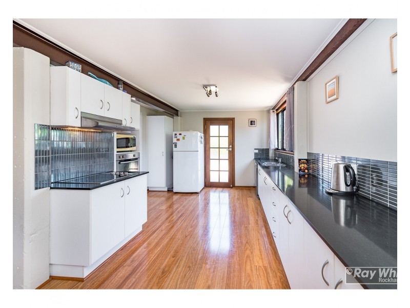 6 Buntain Street, Kawana QLD 4701