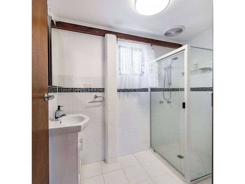 6 Buntain Street, Kawana QLD 4701