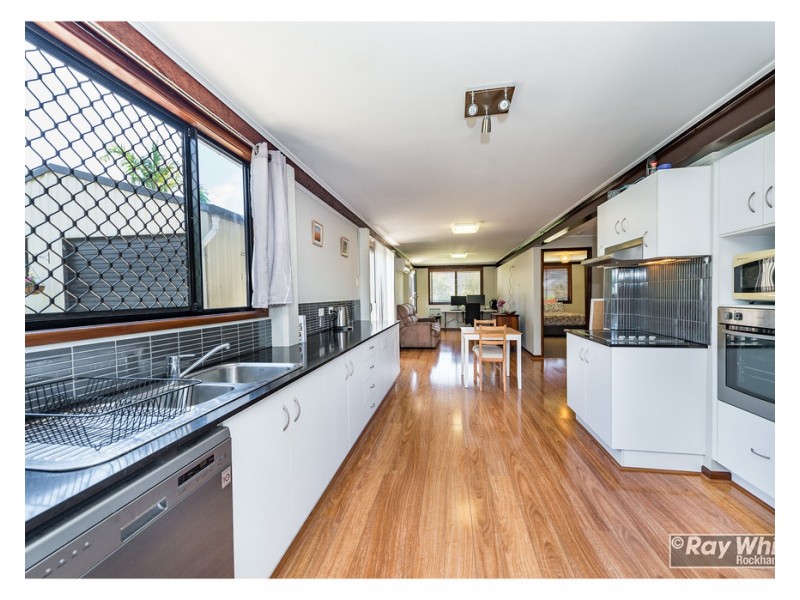 6 Buntain Street, Kawana QLD 4701